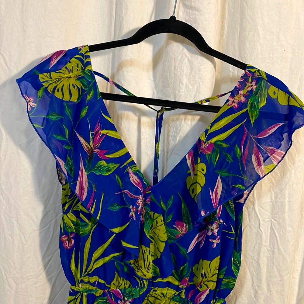 Tropical floral blue dress. Divided by H&M. Above the knee, tie at neck, lined.
